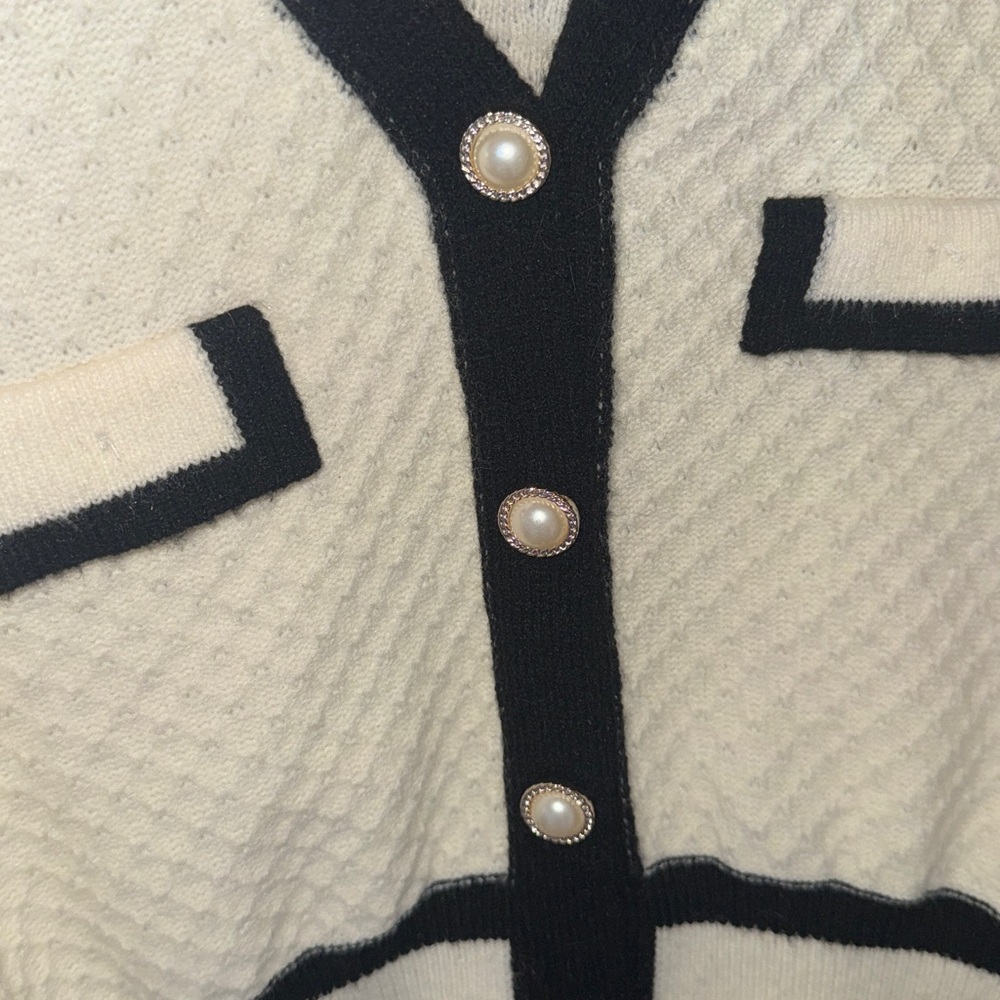 Cream and Black Contrast Trim Cardigan Sweater - Picture 2 of 2